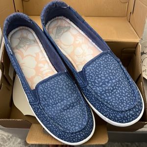 ROXY Minnow slip ons size 8